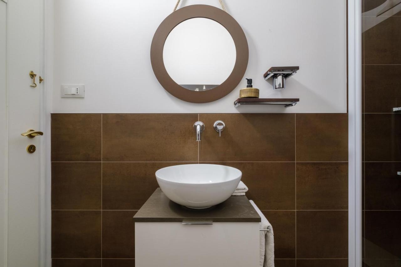 Fabula Rooms 3 Suites With Private Bathroom Bologne Extérieur photo