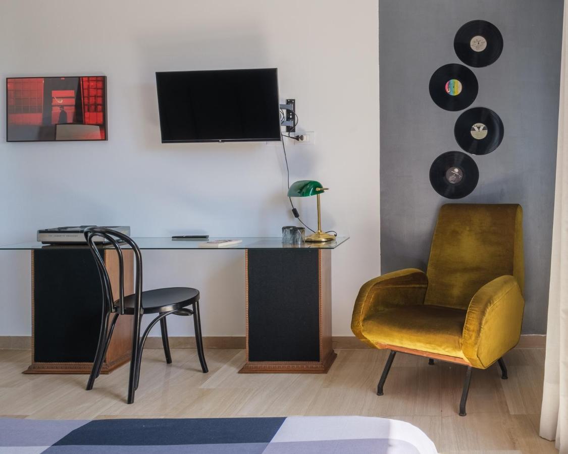 Fabula Rooms 3 Suites With Private Bathroom Bologne Extérieur photo