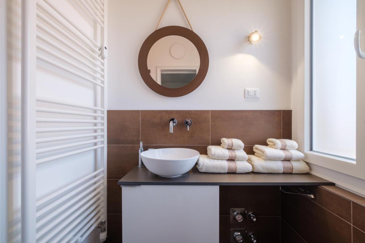 Fabula Rooms 3 Suites With Private Bathroom Bologne Extérieur photo