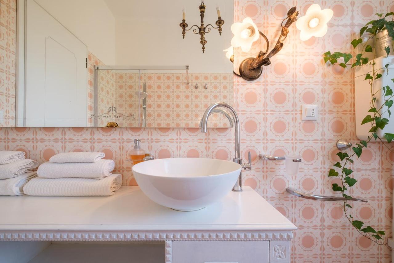 Fabula Rooms 3 Suites With Private Bathroom Bologne Extérieur photo
