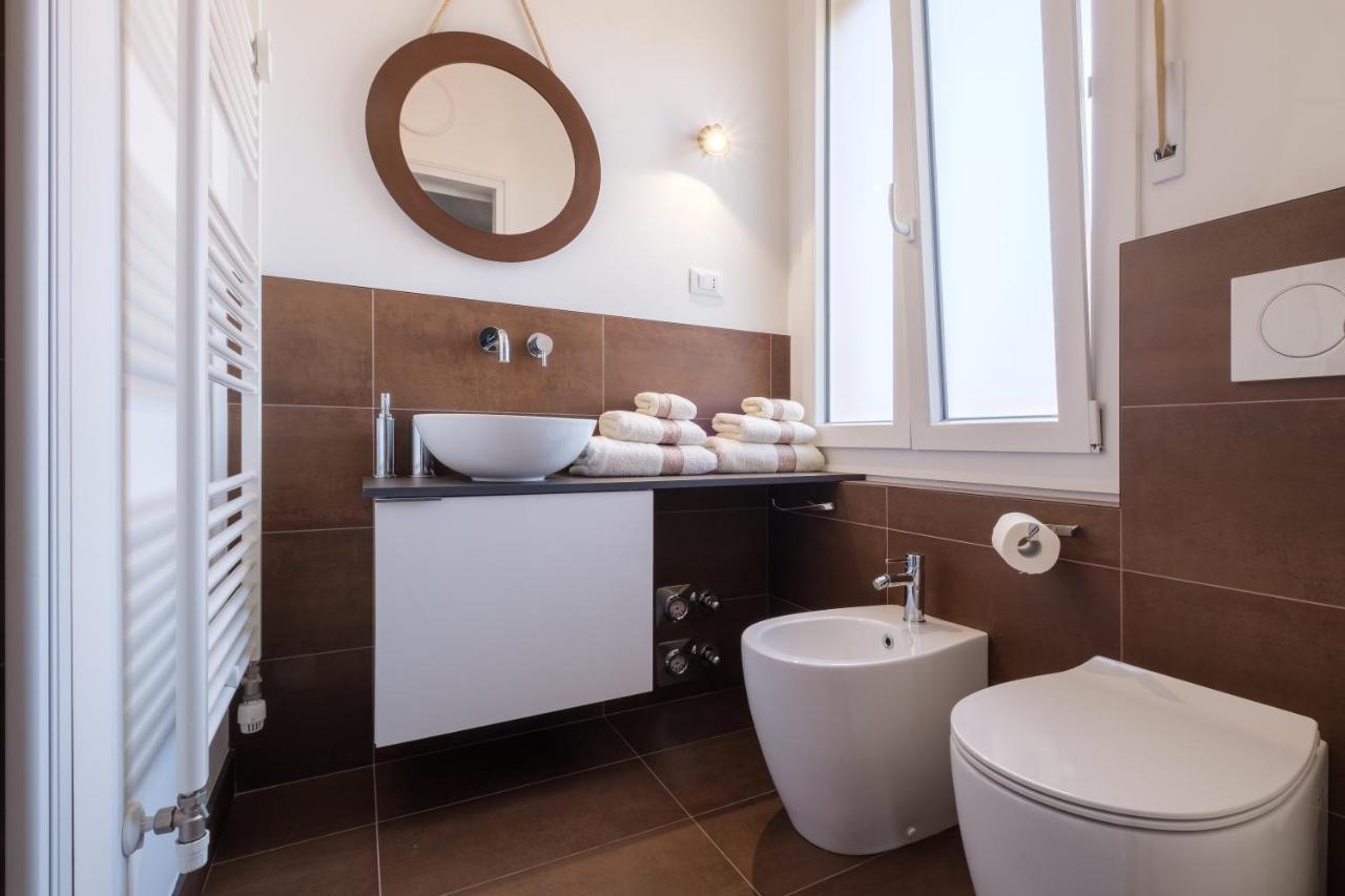 Fabula Rooms 3 Suites With Private Bathroom Bologne Extérieur photo